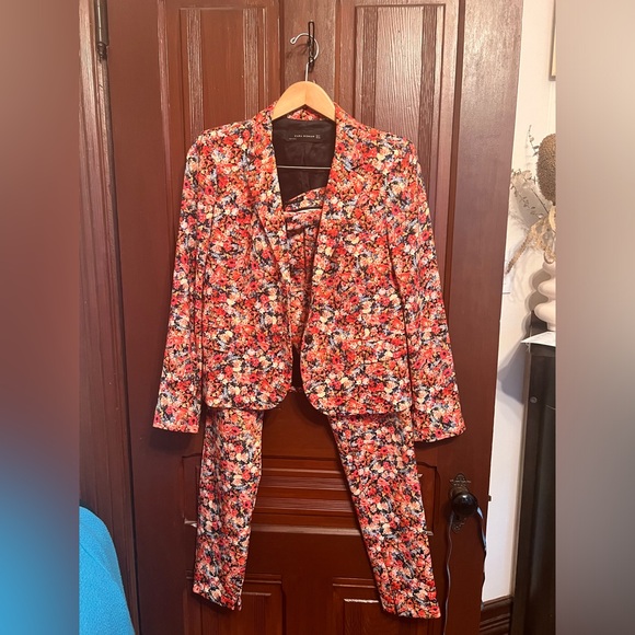 STUNNING Zara floral suit: jacket and pants / leggings - Picture 6 of 13